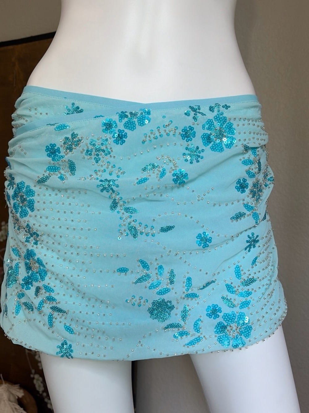Y2K style miniskirt with glass beads and sequins. Mermaidcore, vacation, mini - Picture 3 of 8